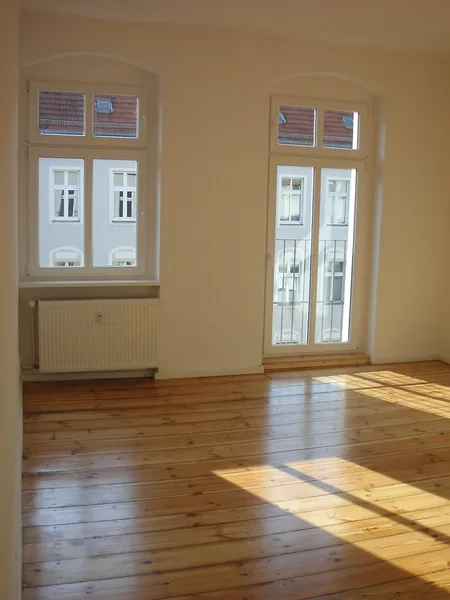 Sanierte Altbau-Wohnung mit Duschbad in der City-West! **EBK** — photo 1